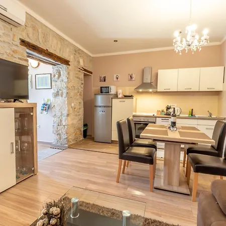 Anitea Apartamento Pula